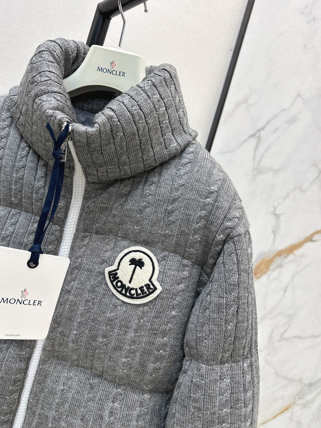 Monc 25fw down jacket