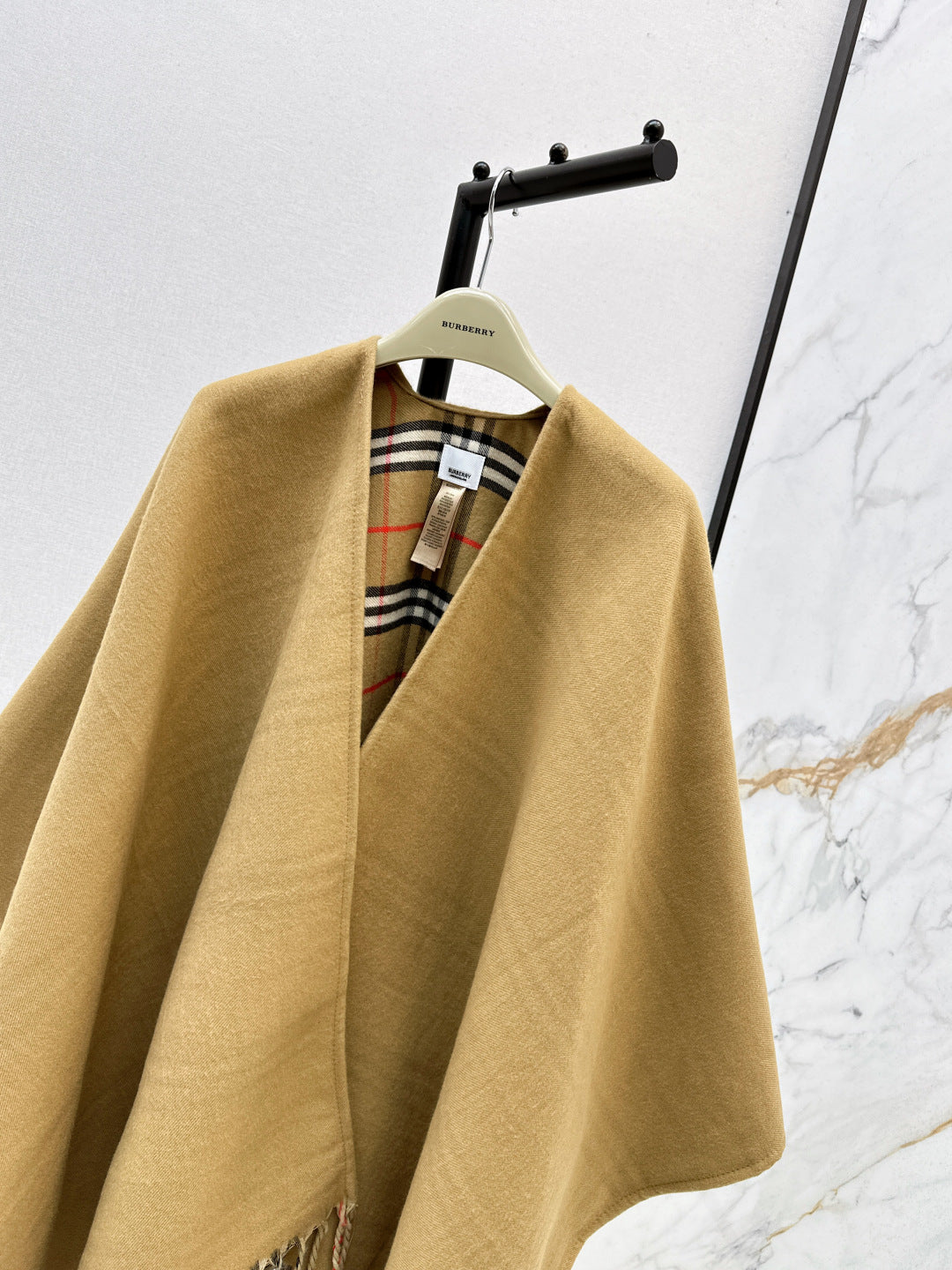 Fend 25fw cashmere cape