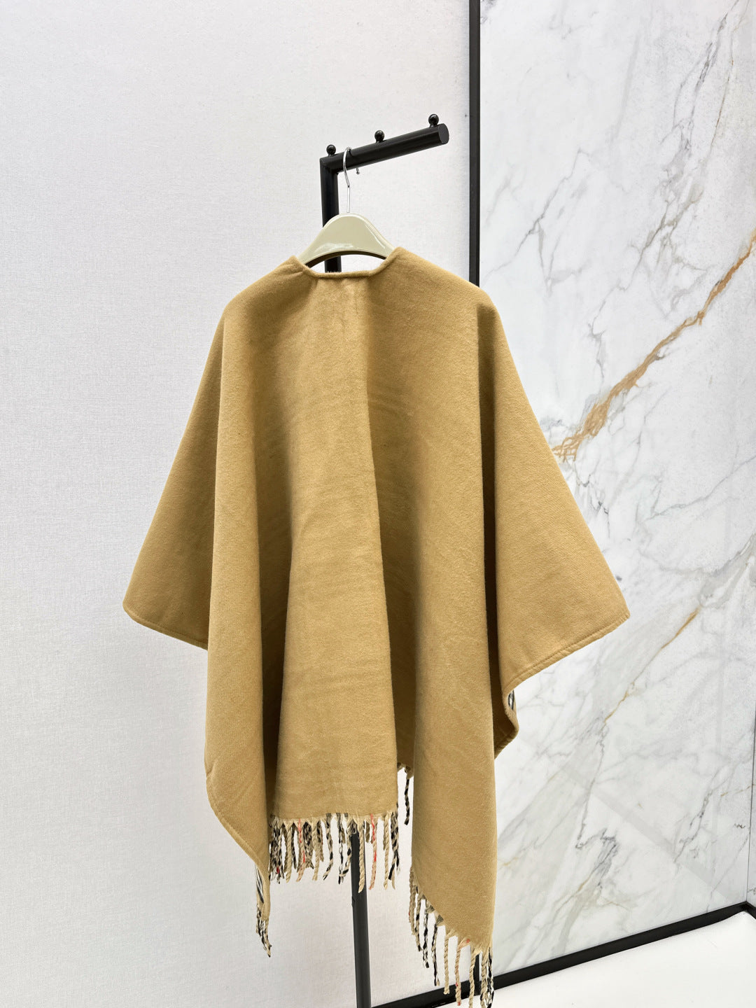 Fend 25fw cashmere cape