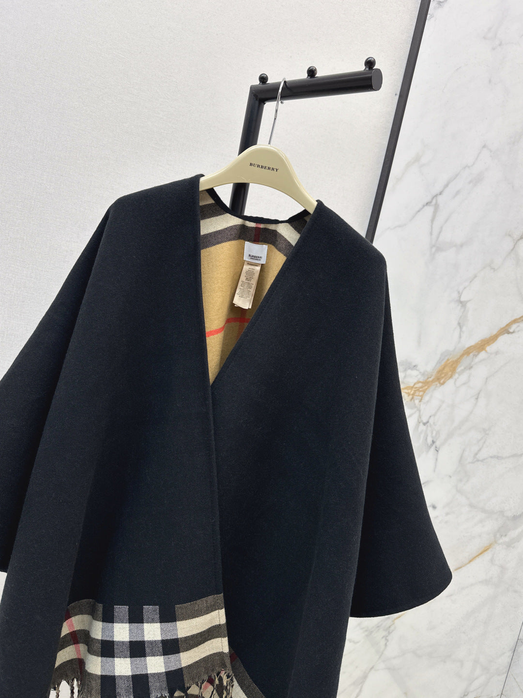 Fend 25fw cashmere cape