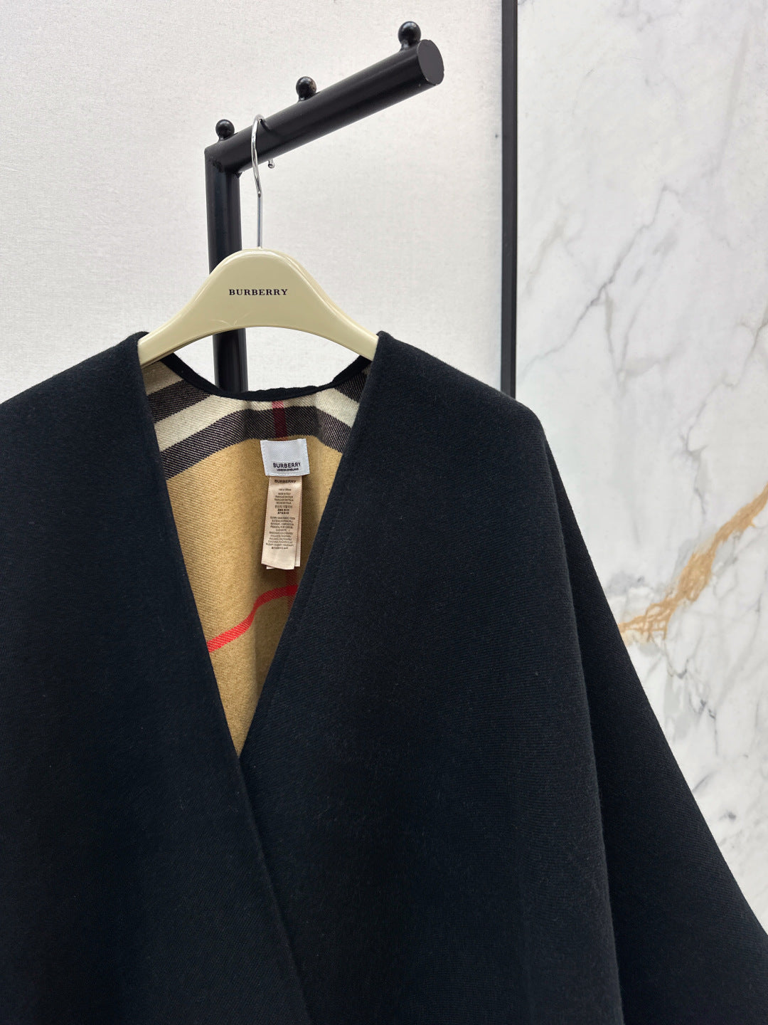 Fend 25fw cashmere cape