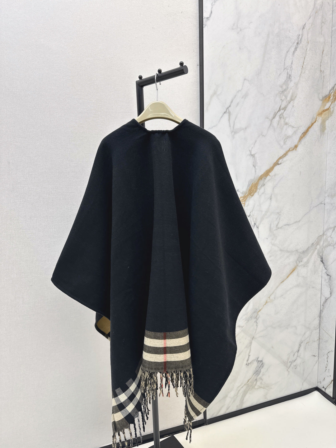 Fend 25fw cashmere cape