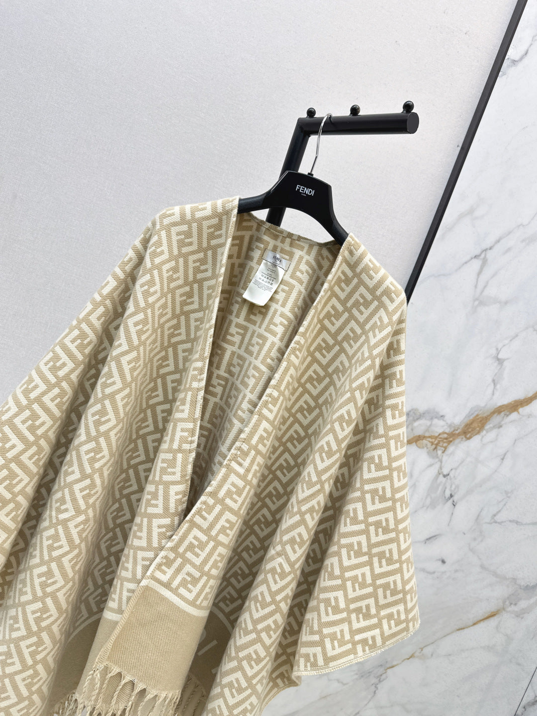 Fend 25fw cashmere cape