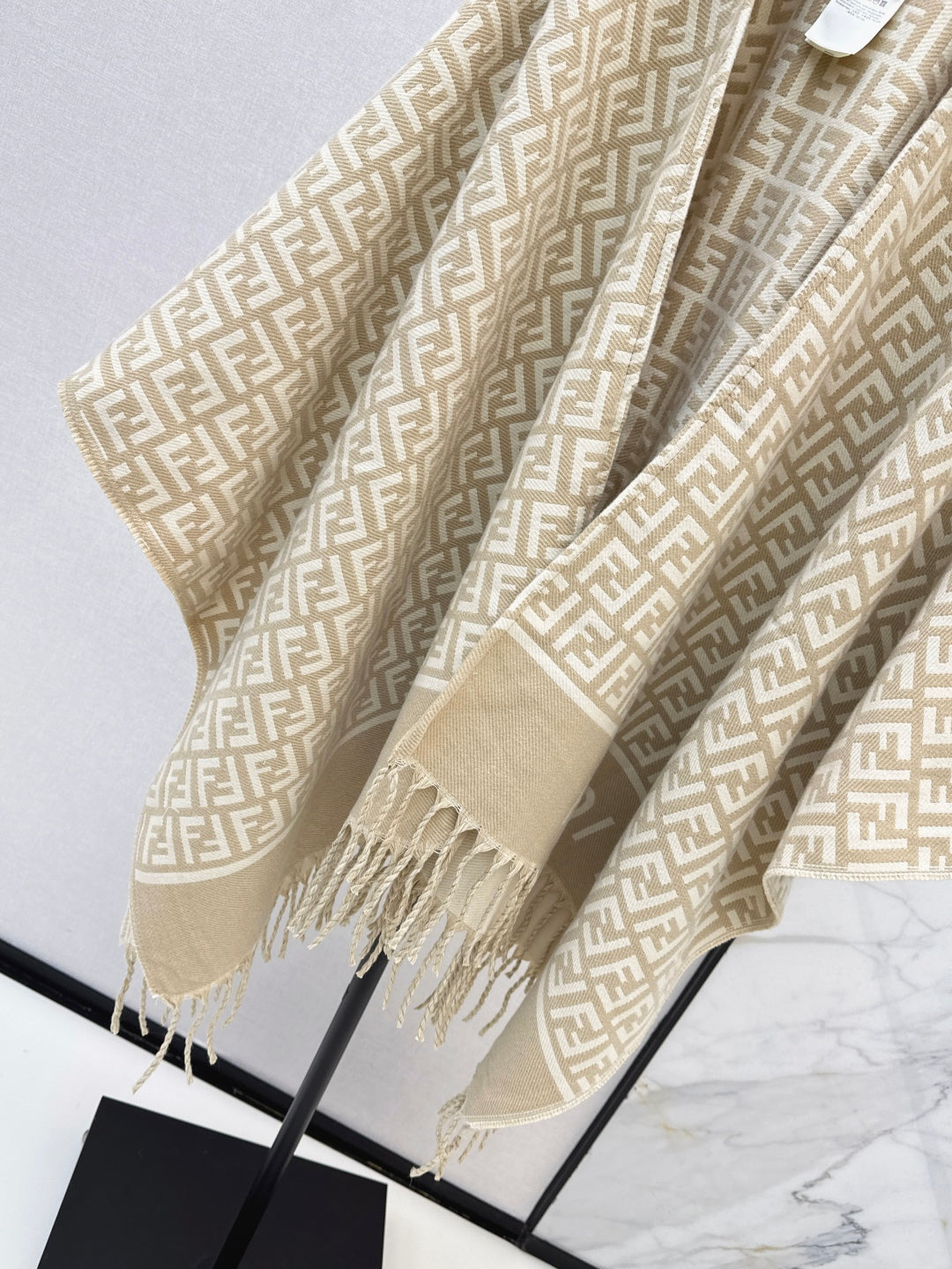 Fend 25fw cashmere cape