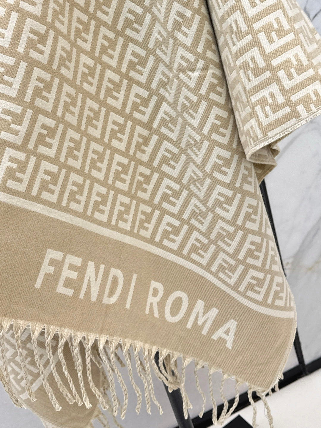 Fend 25fw cashmere cape