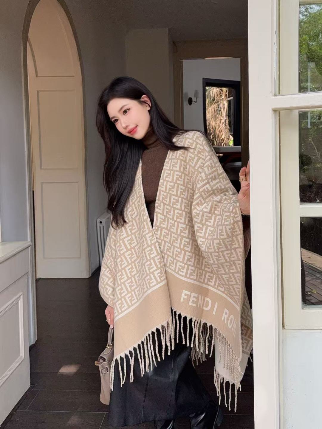 Fend 25fw cashmere cape