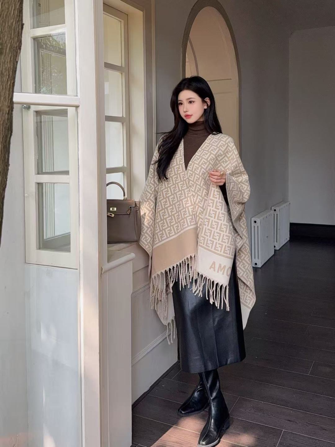 Fend 25fw cashmere cape