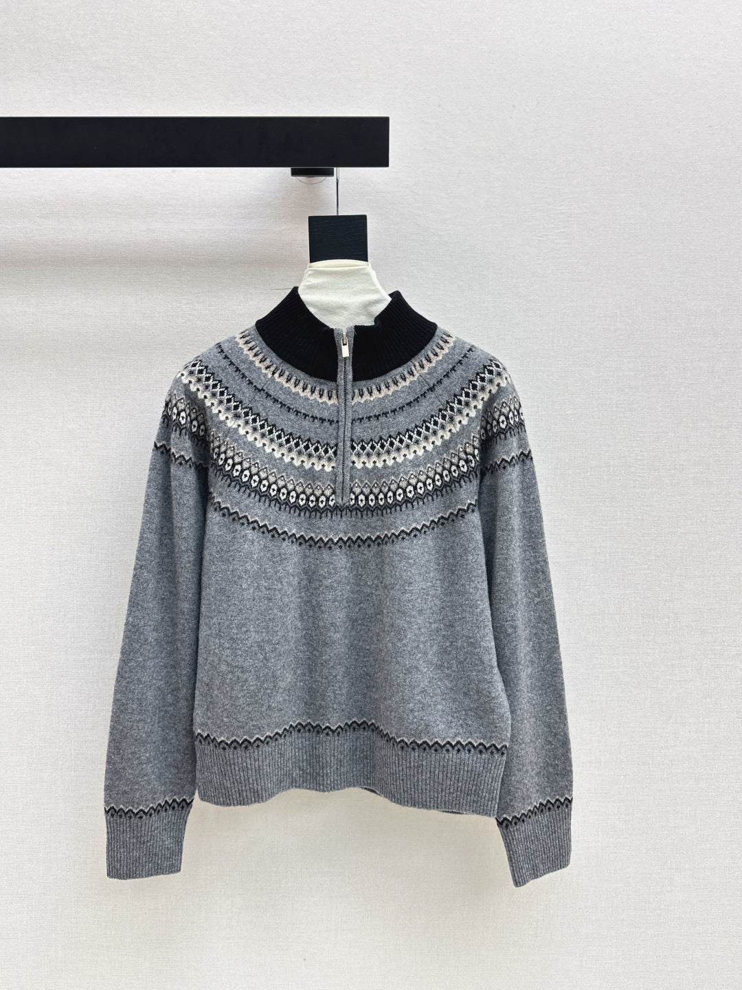 Loro 25fw knitted sweater