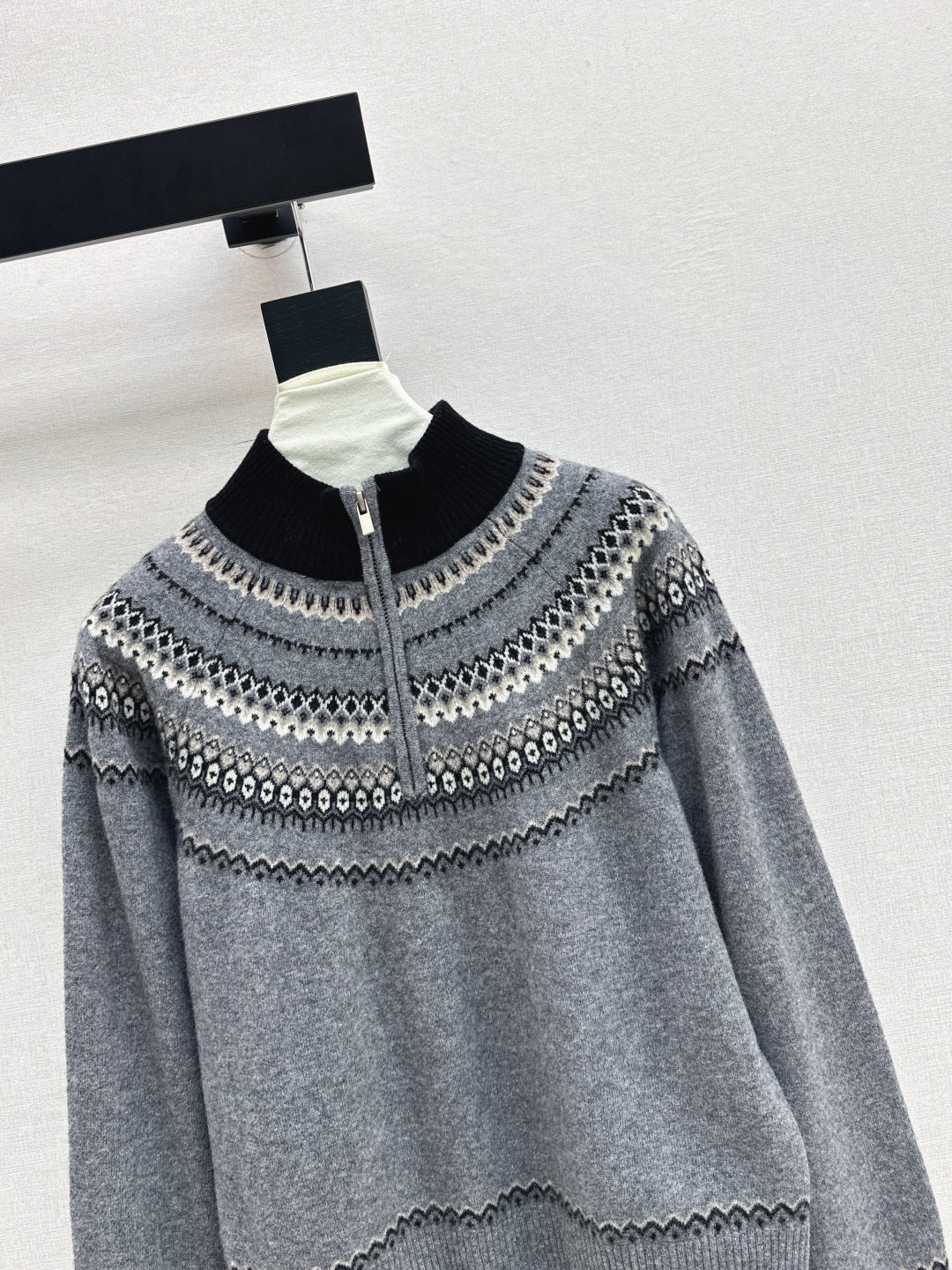 Loro 25fw knitted sweater
