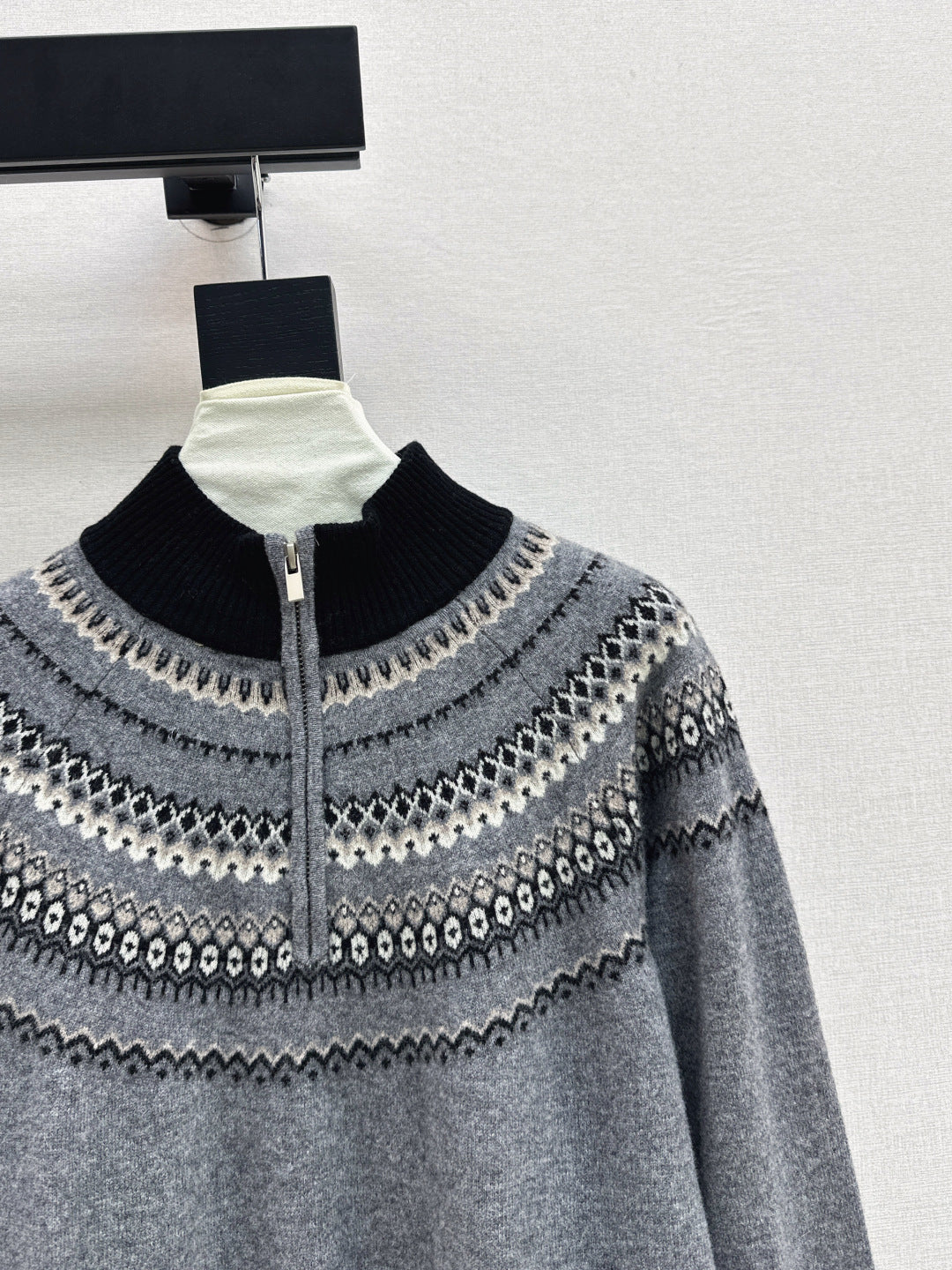 Loro 25fw knitted sweater