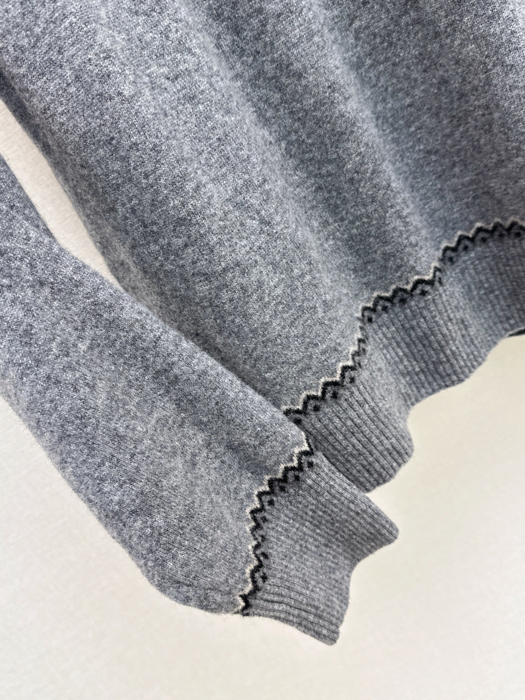 Loro 25fw knitted sweater