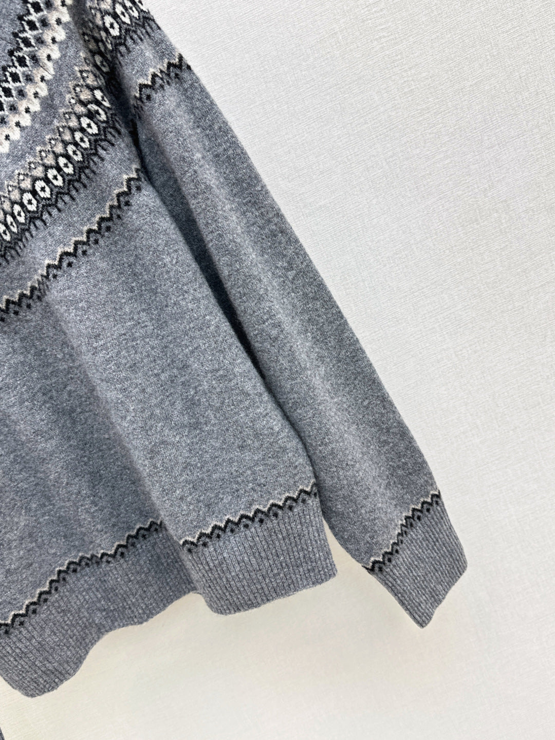 Loro 25fw knitted sweater