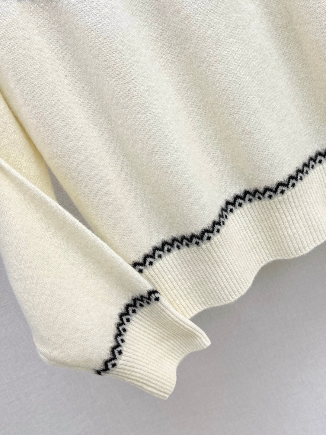 Loro 25fw knitted sweater