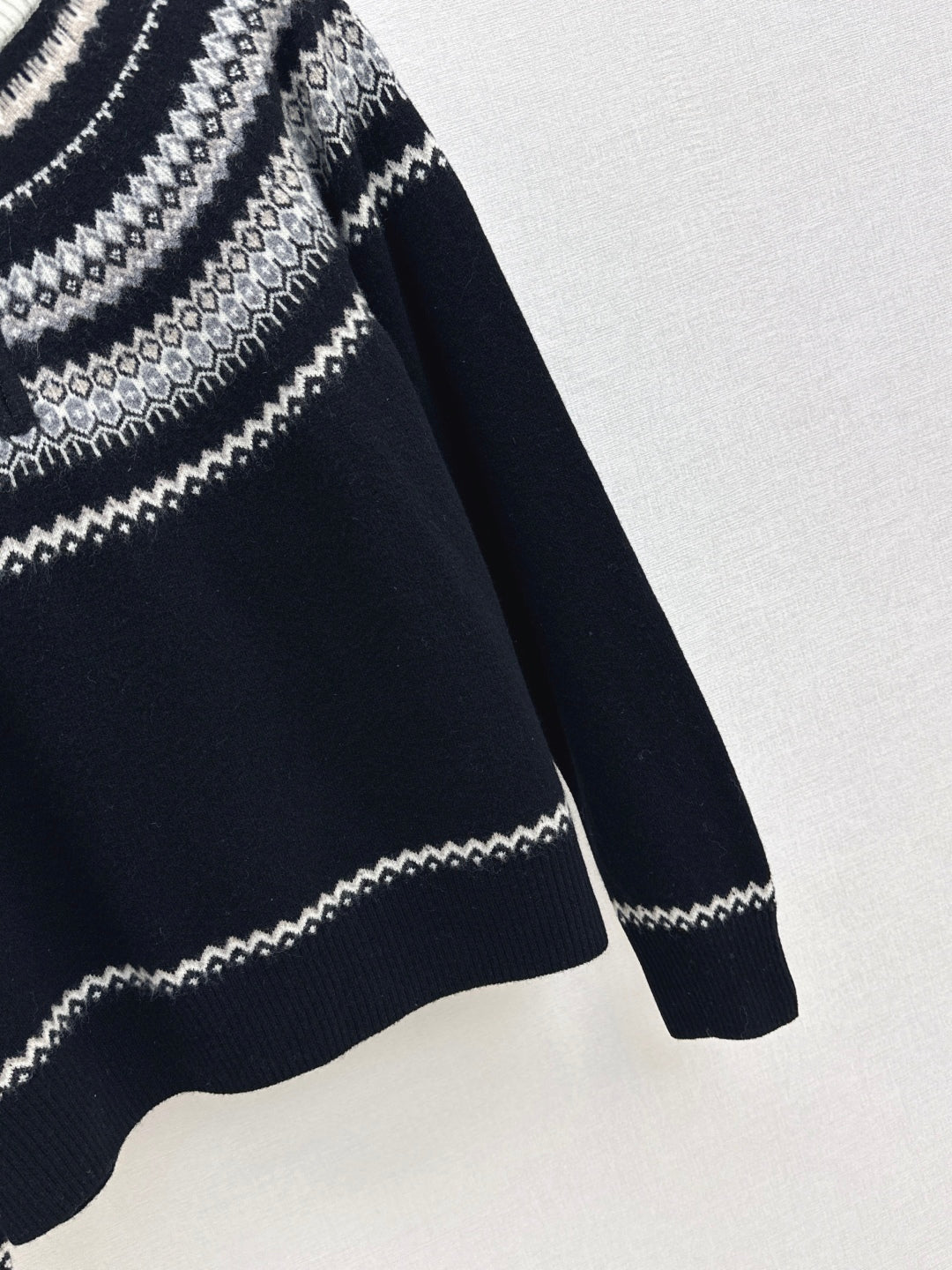 Loro 25fw knitted sweater