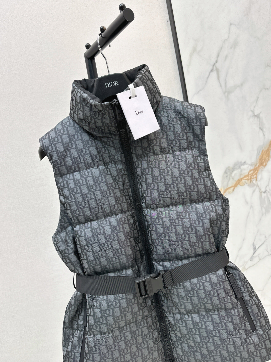 CD 25fw down vest