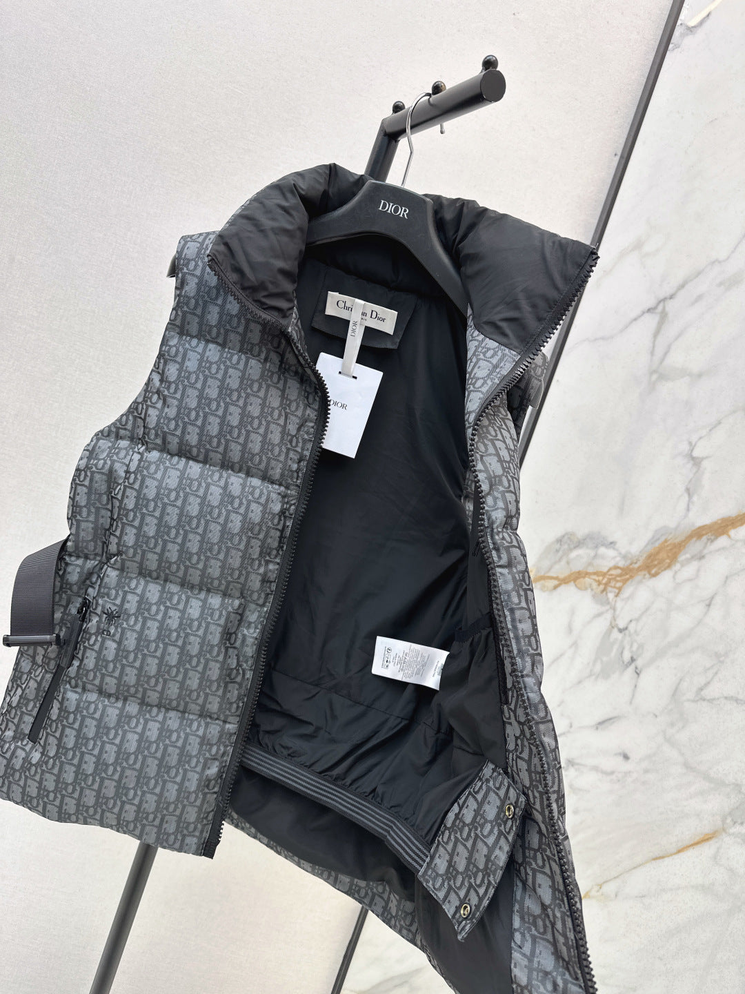 CD 25fw down vest