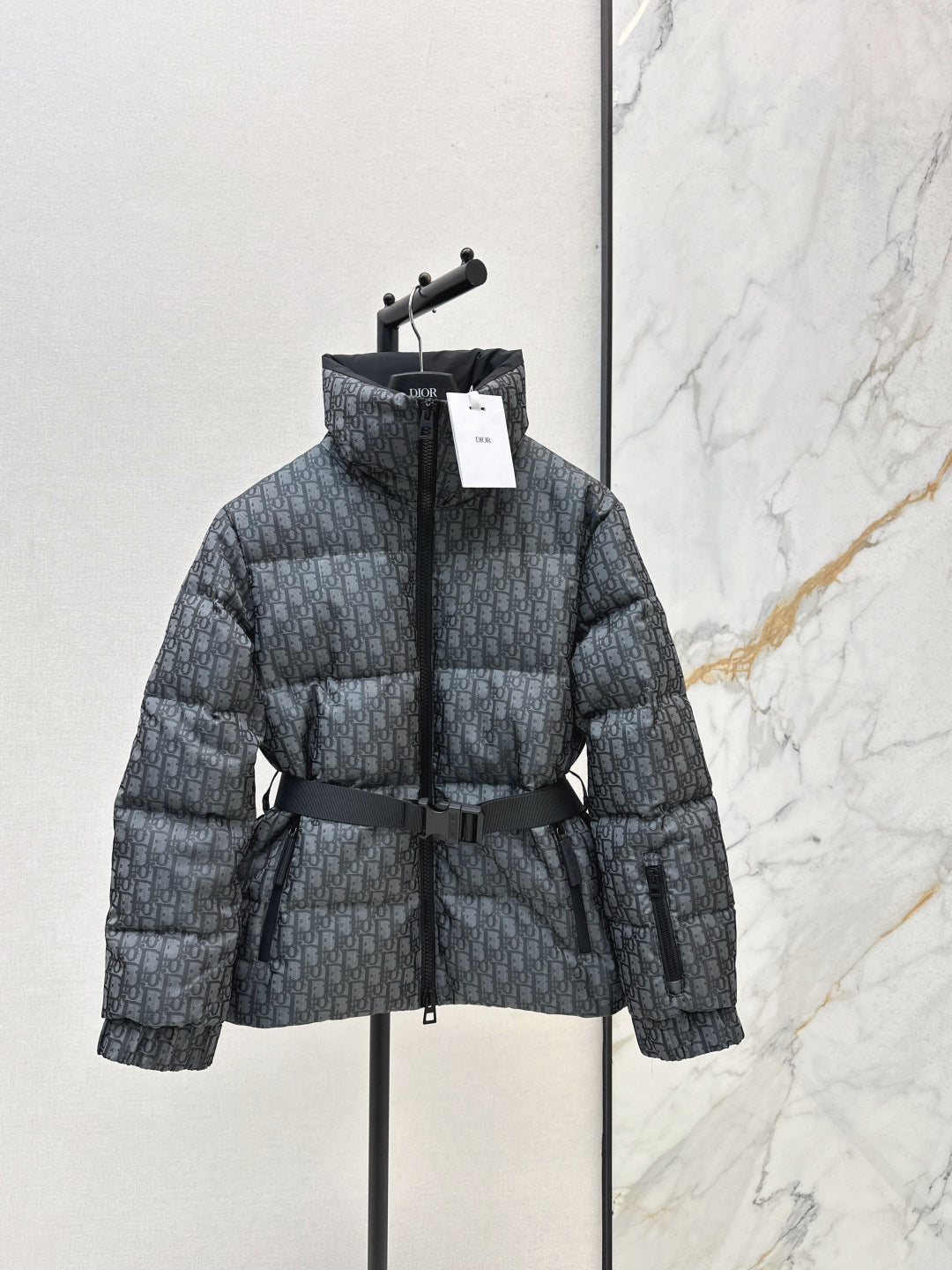CD 25fw down jacket