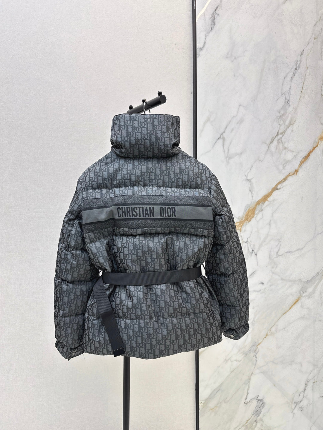 CD 25fw down jacket
