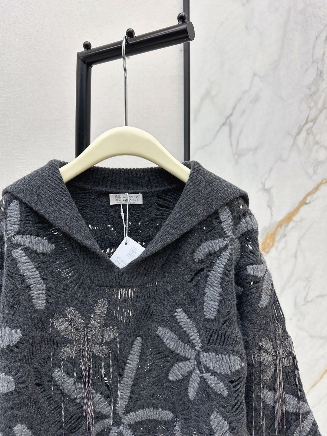 Brun 25fw embroidery sweater