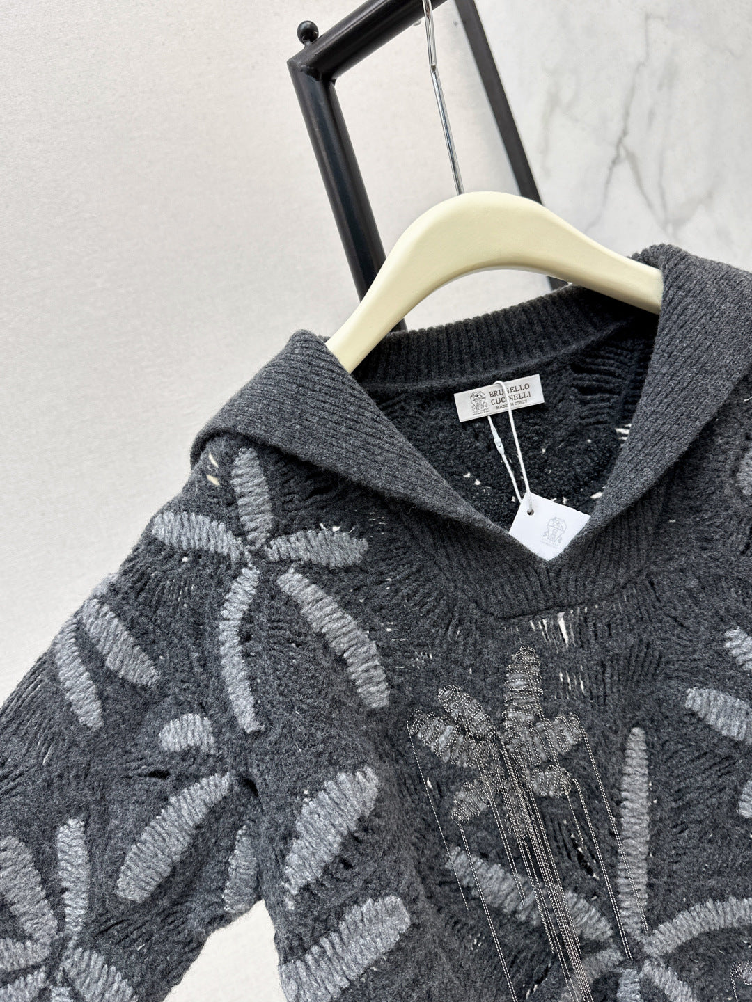 Brun 25fw embroidery sweater