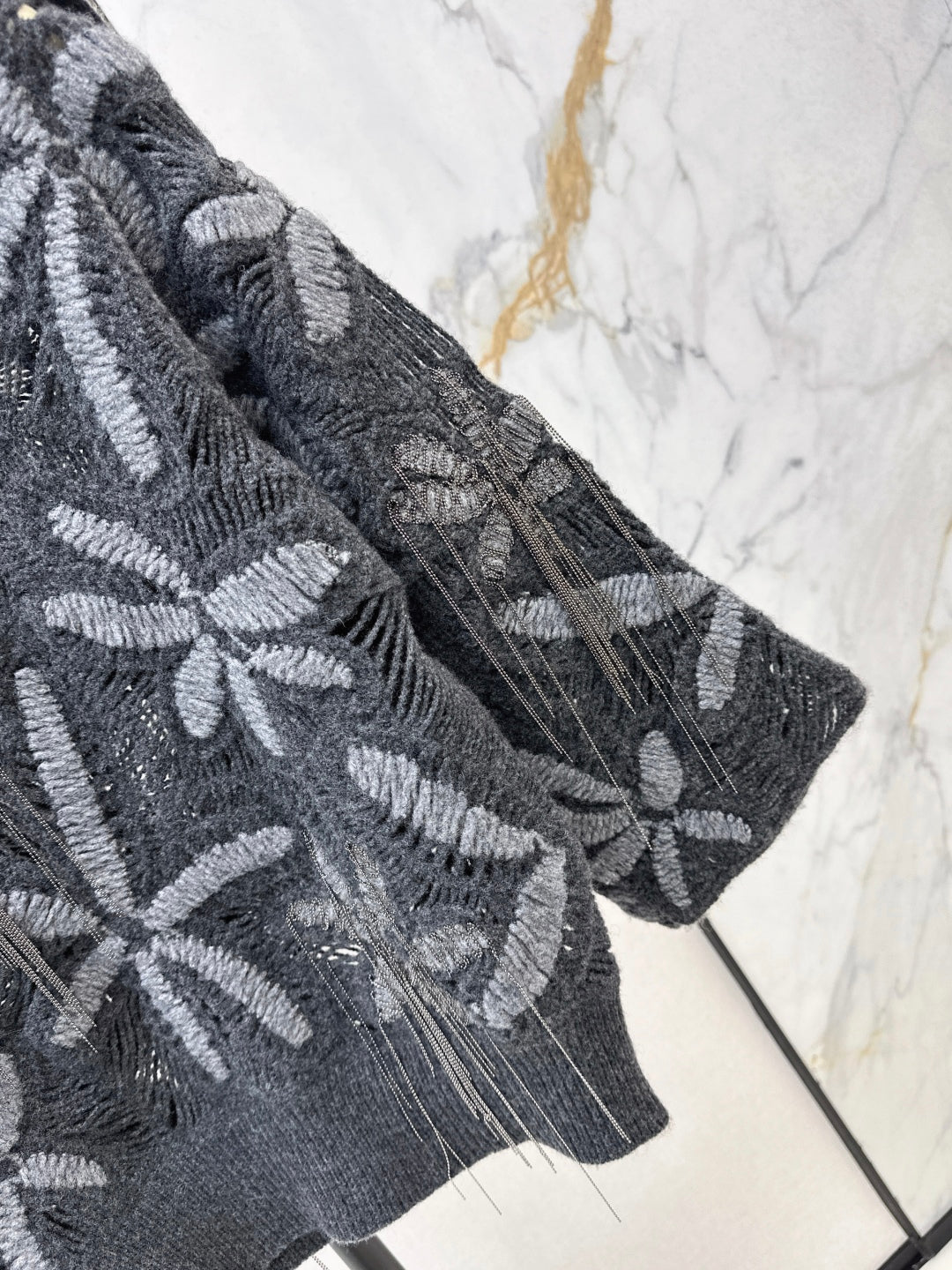 Brun 25fw embroidery sweater