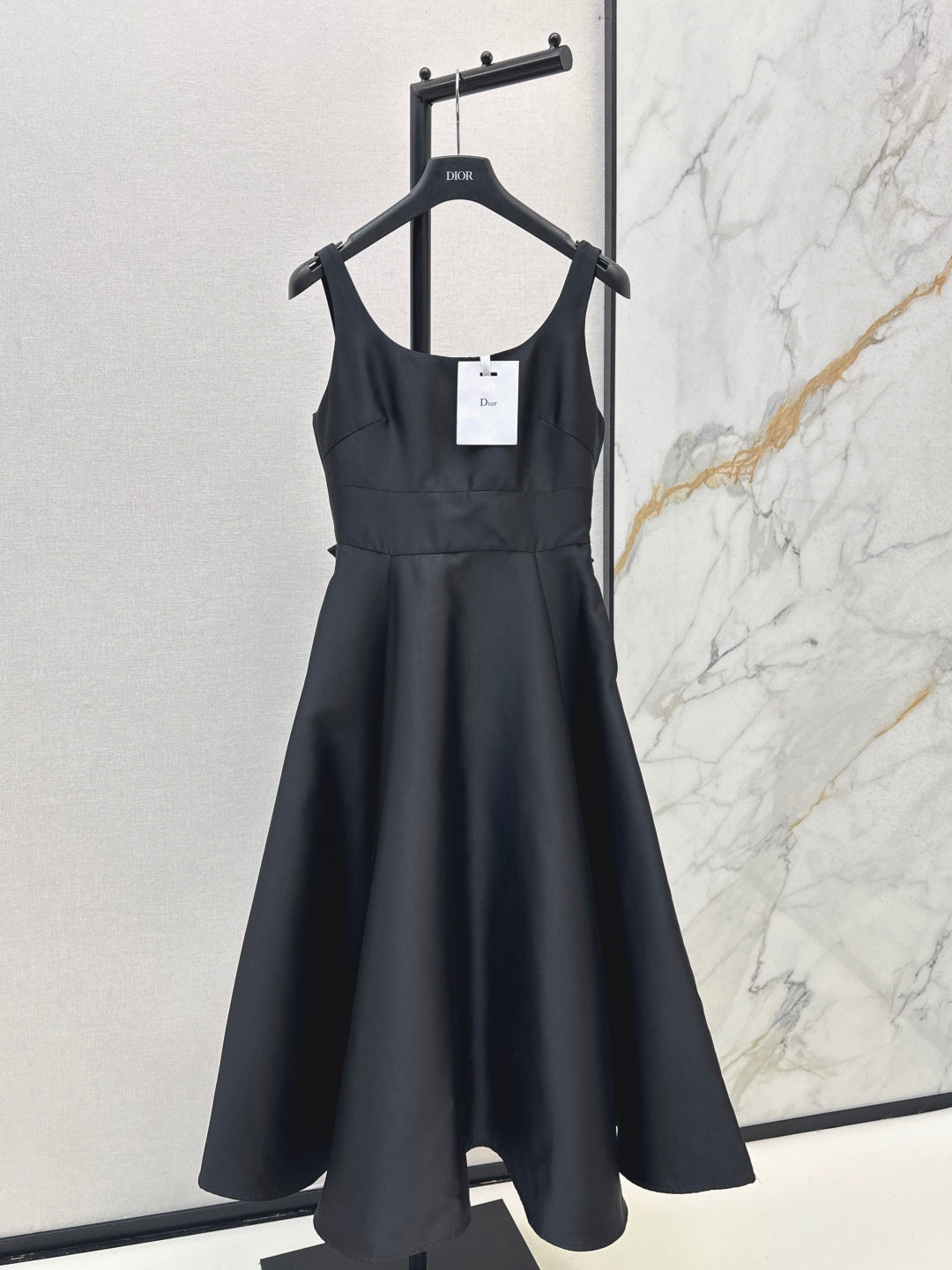 CD 25fw sleeveless dress