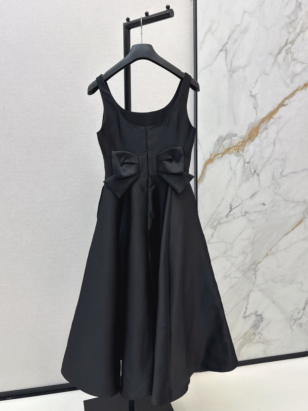 CD 25fw sleeveless dress