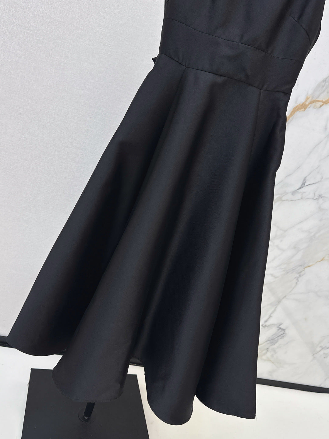 CD 25fw sleeveless dress