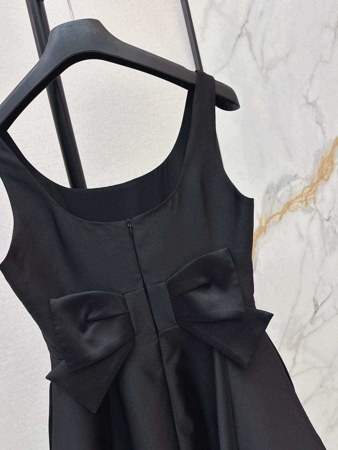 CD 25fw sleeveless dress