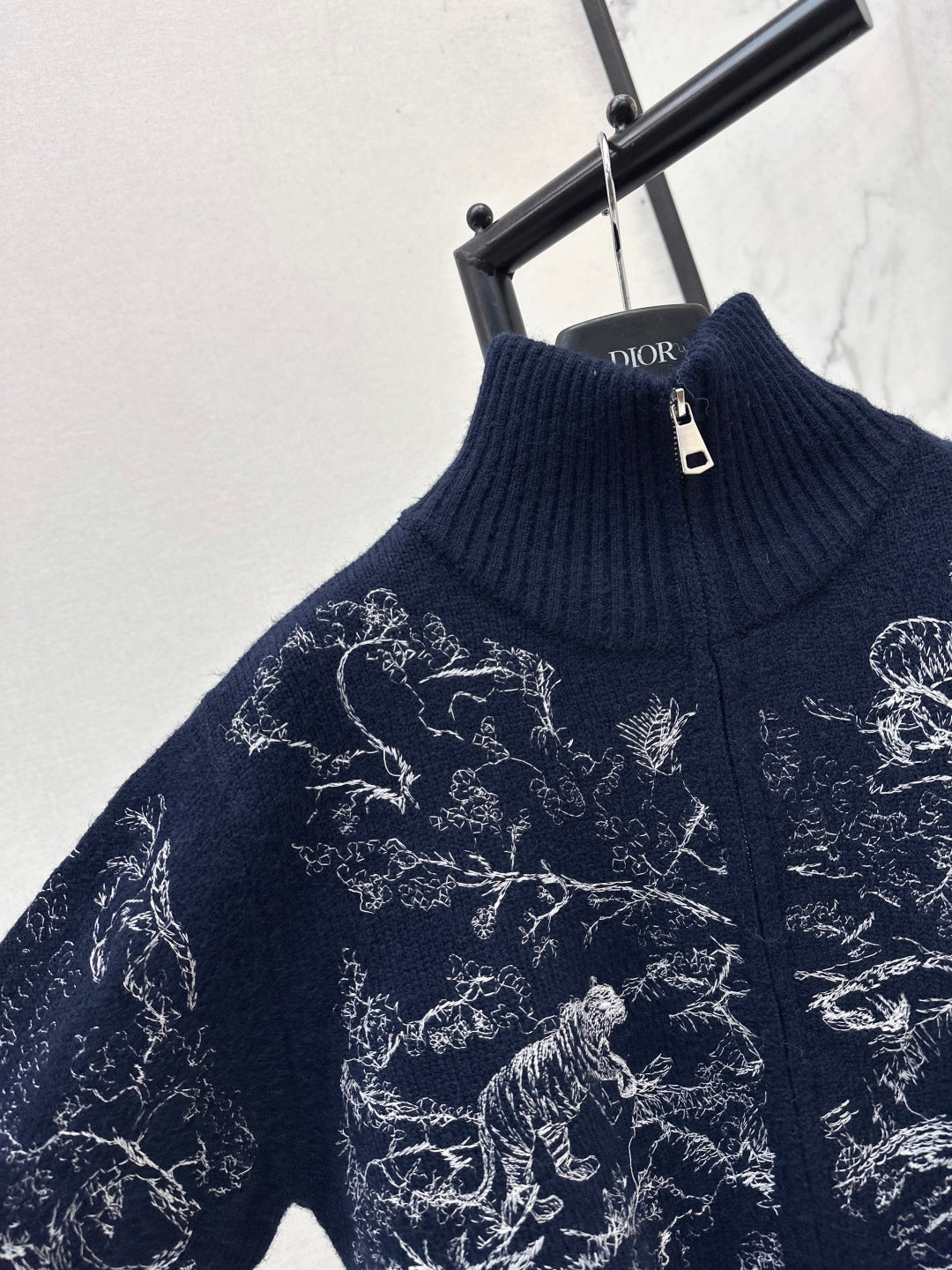 CD 25fw embroidery jacket