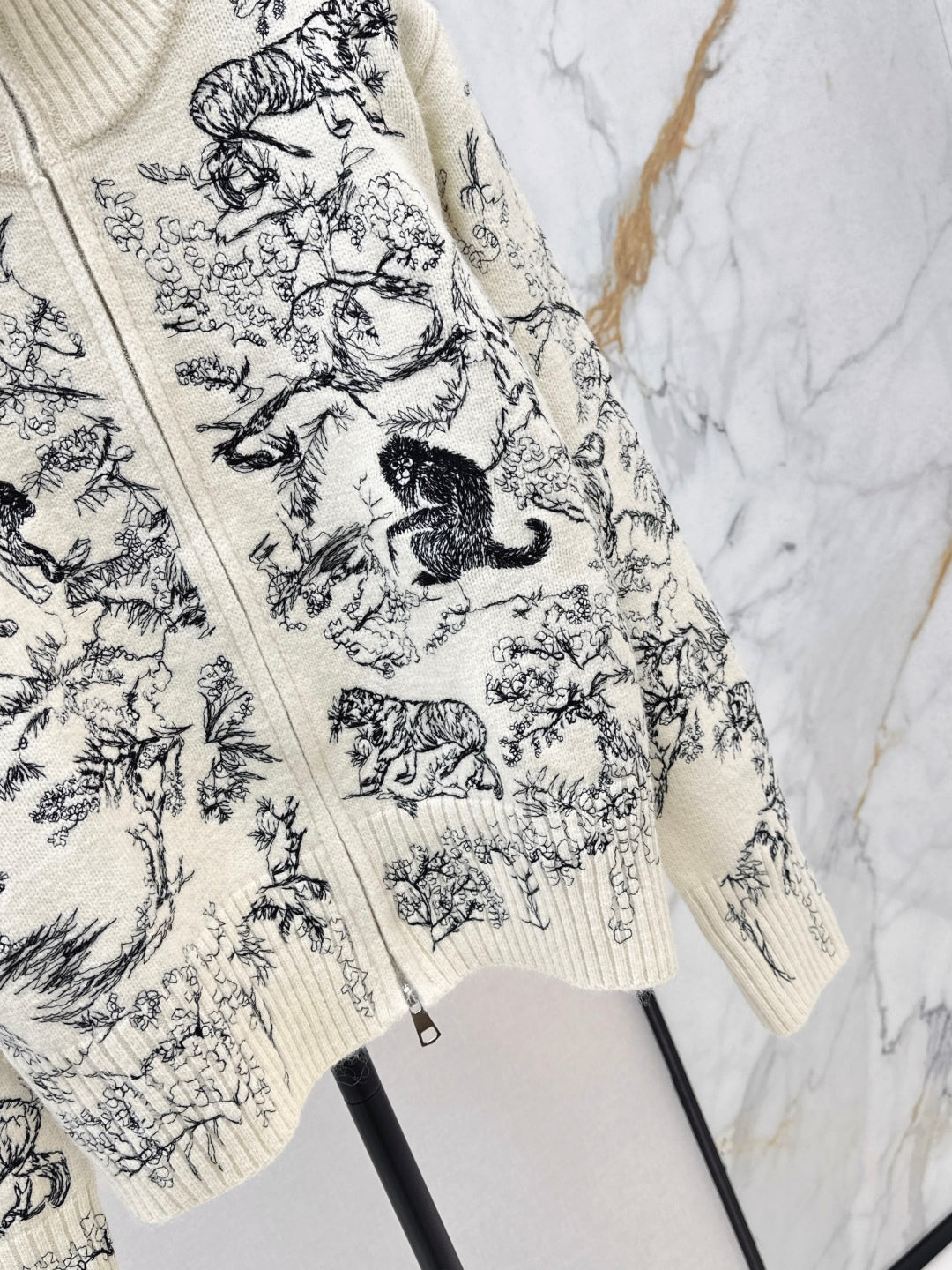 CD 25fw embroidery jacket