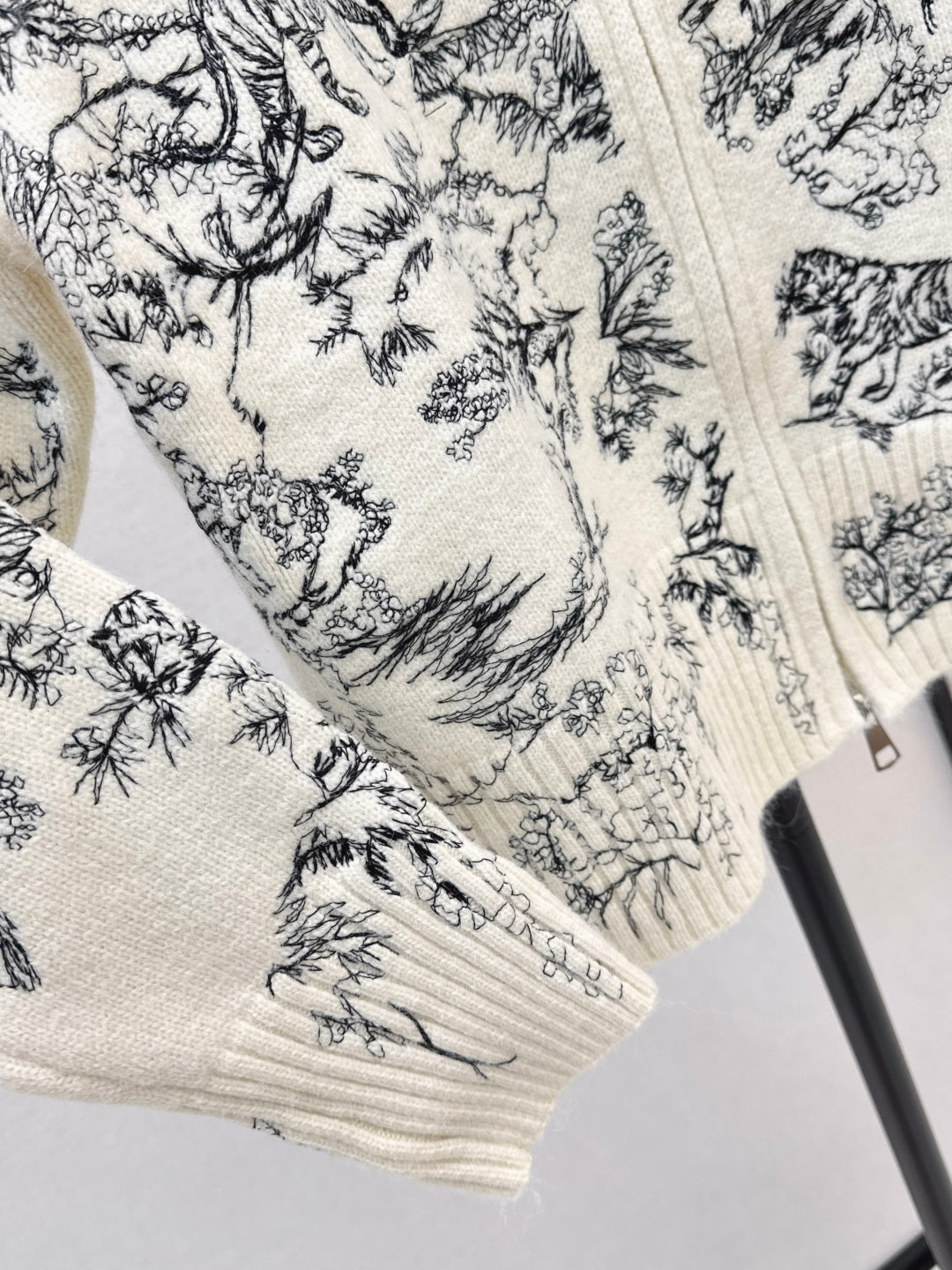 CD 25fw embroidery jacket