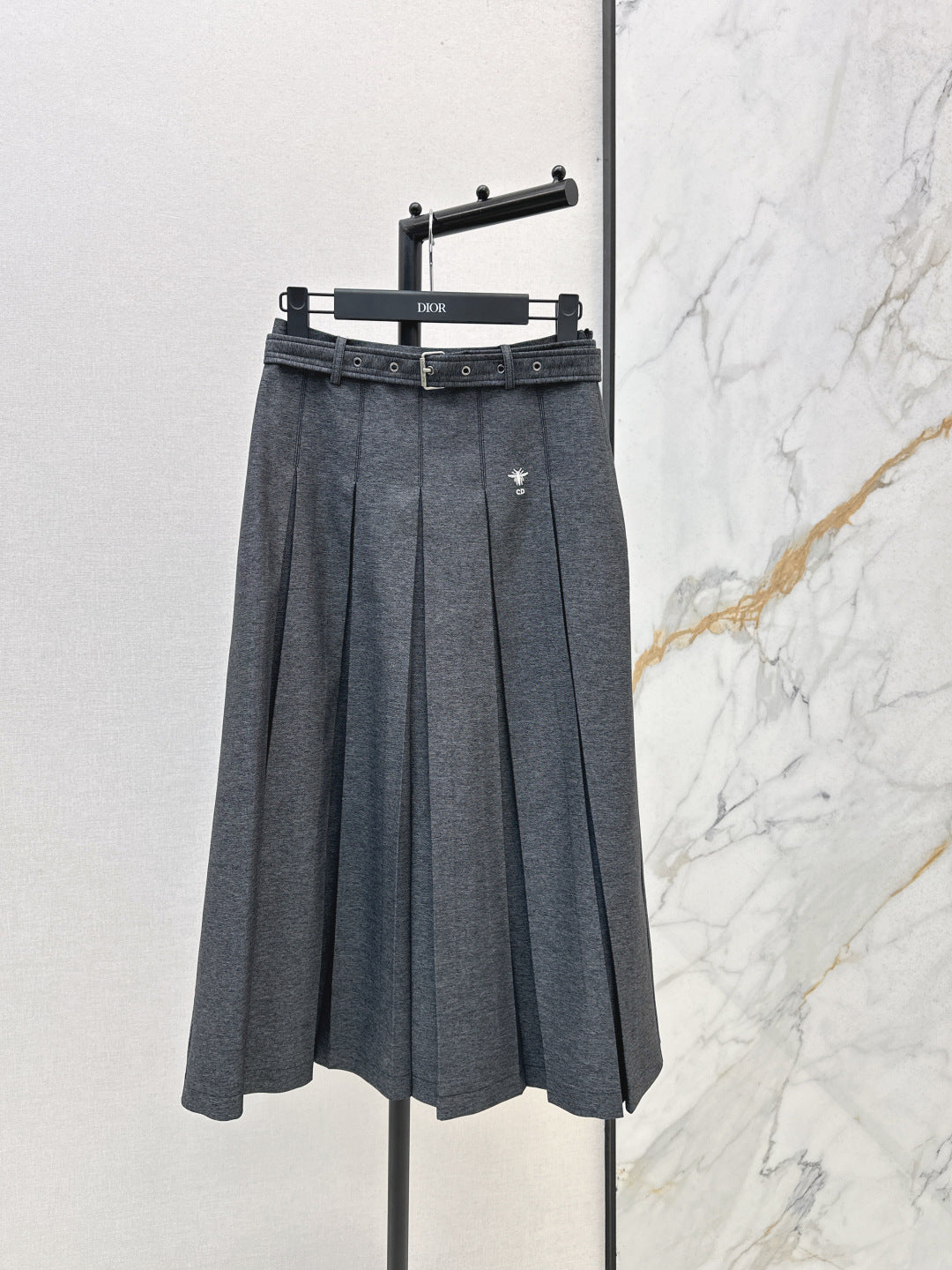 CD 25fw pleated skirt