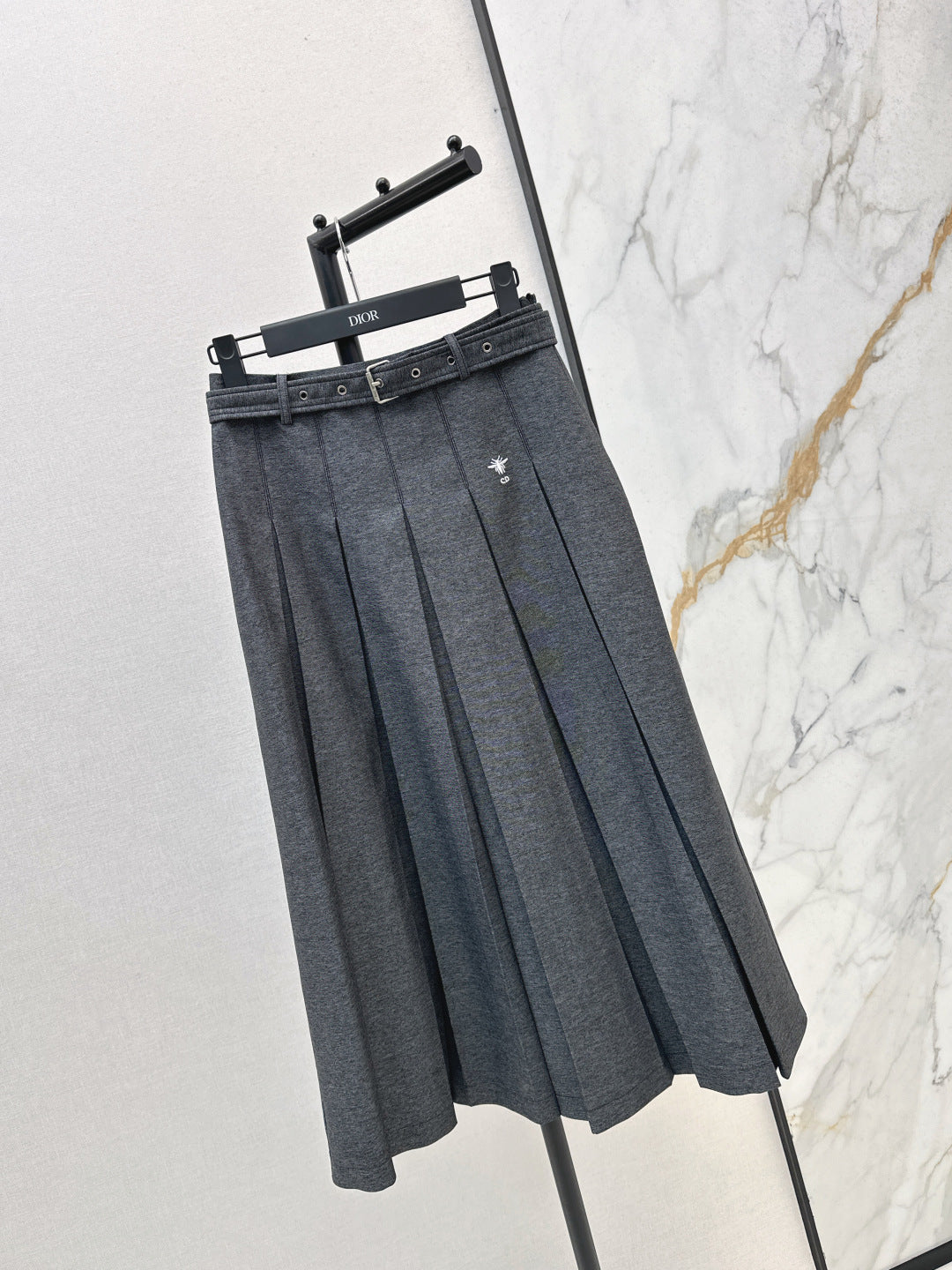 CD 25fw pleated skirt