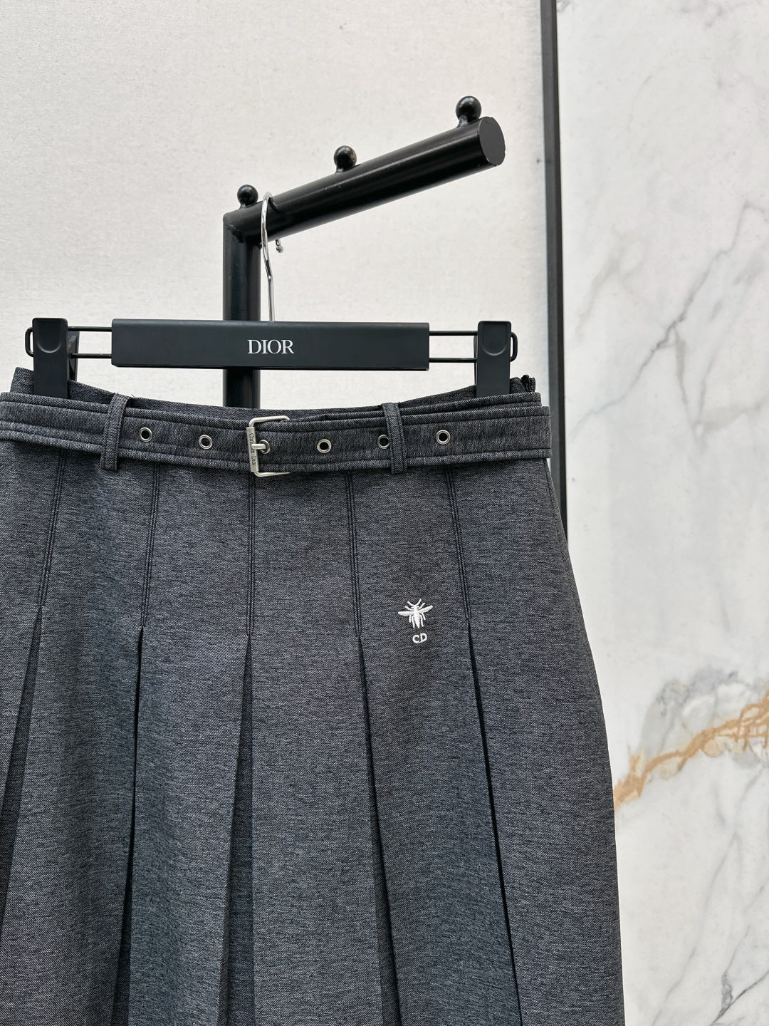 CD 25fw pleated skirt