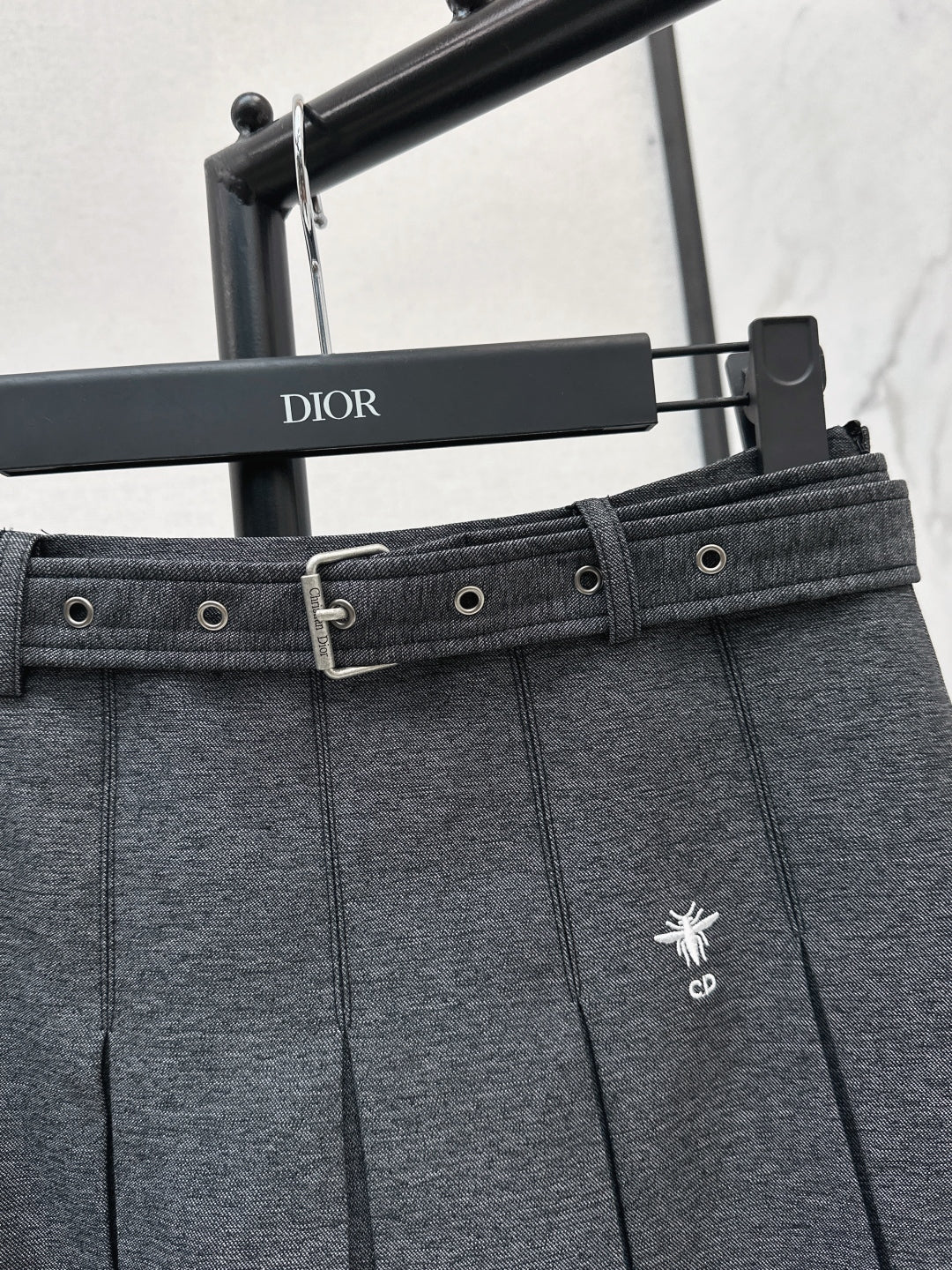 CD 25fw pleated skirt