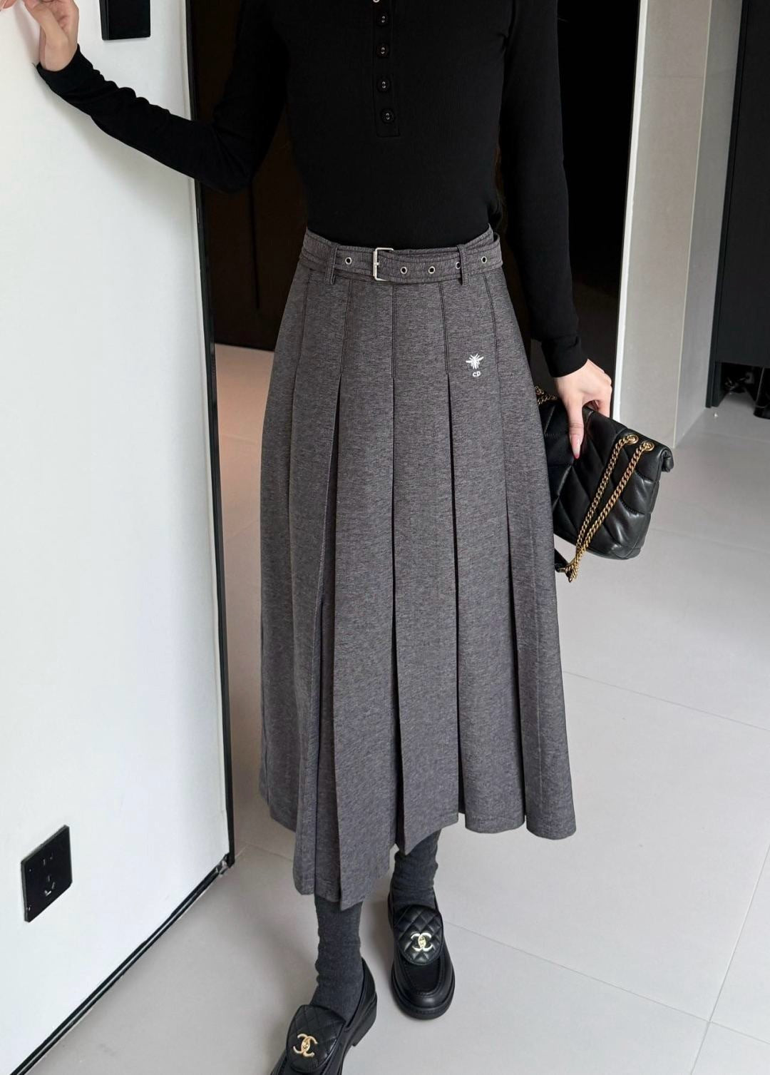 CD 25fw pleated skirt