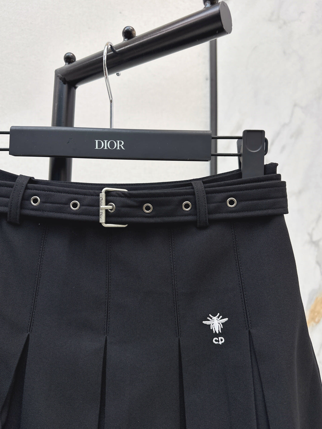 CD 25fw pleated skirt