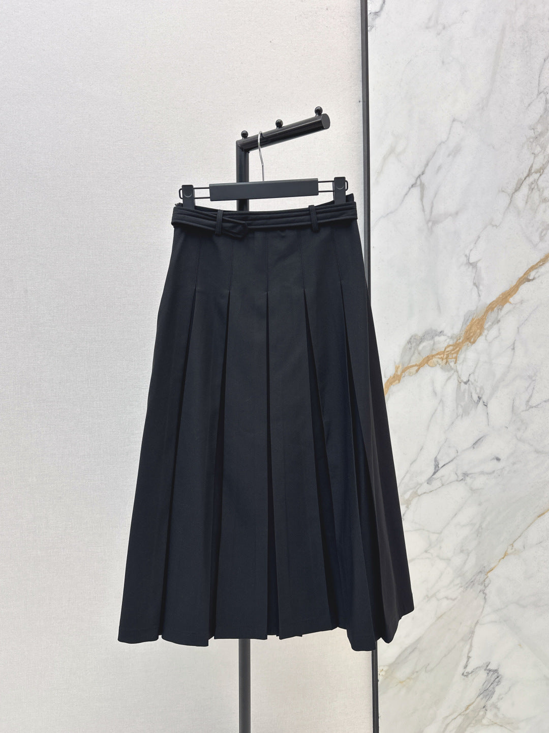 CD 25fw pleated skirt