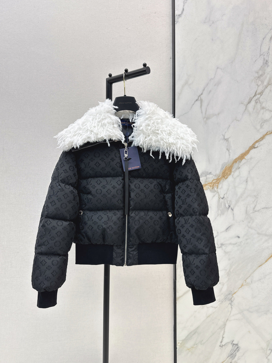 Loui 25fw down jacket