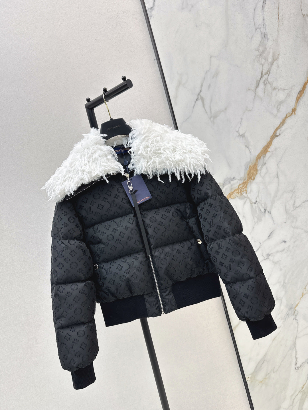 Loui 25fw down jacket