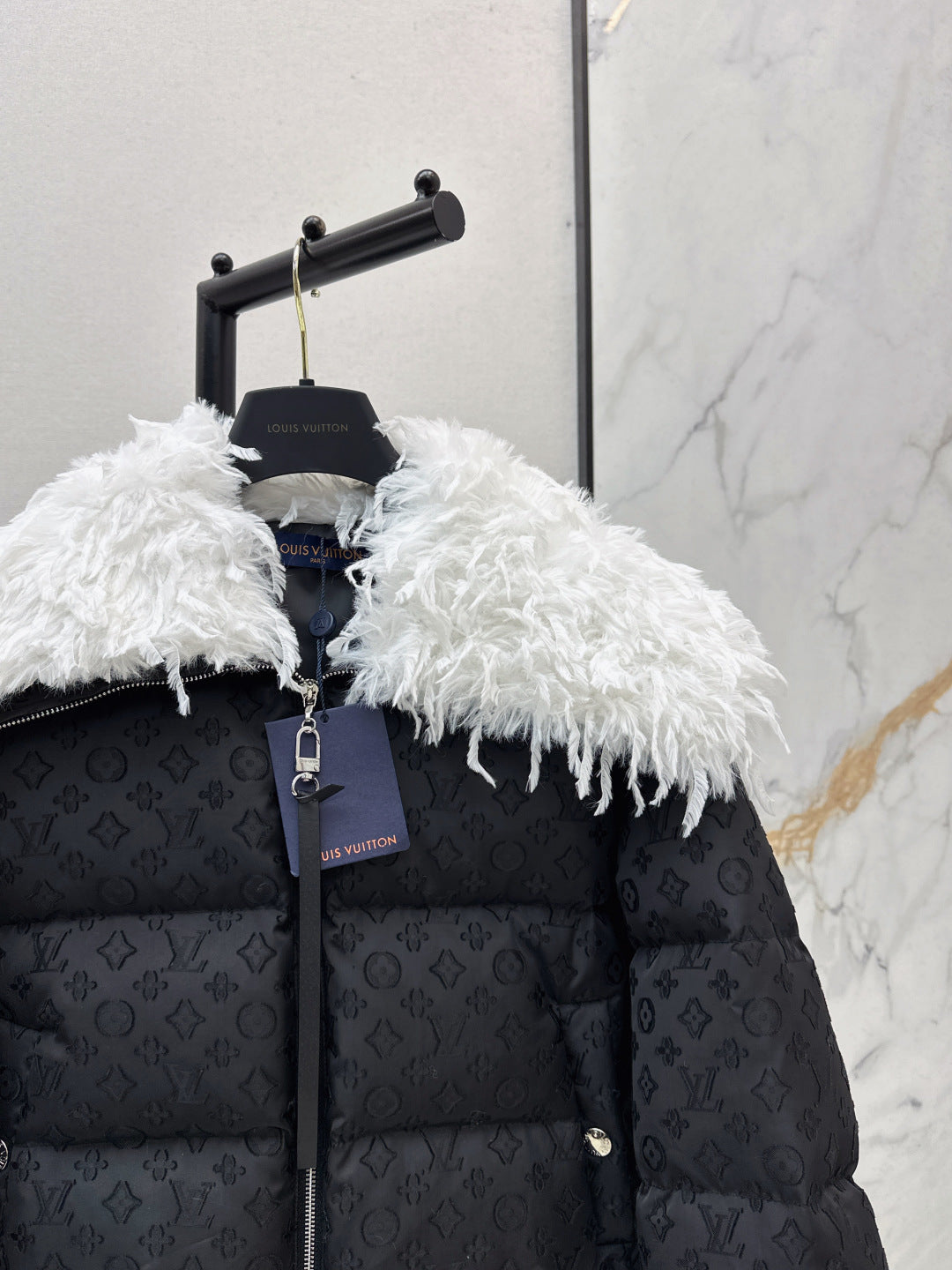 Loui 25fw down jacket