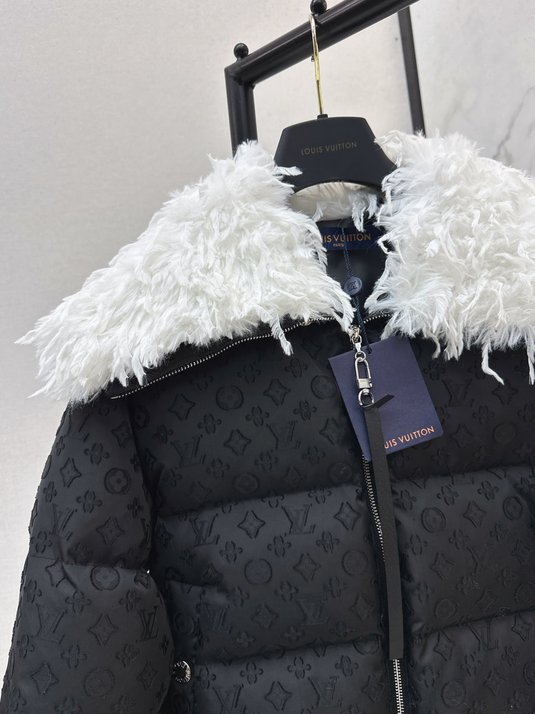 Loui 25fw down jacket