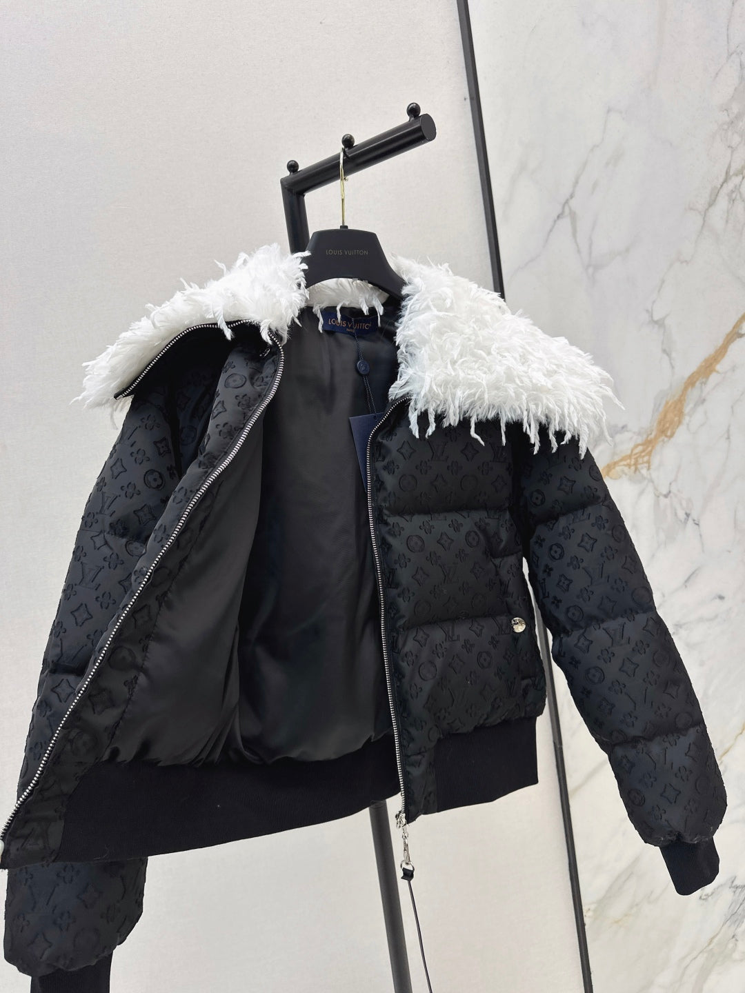 Loui 25fw down jacket