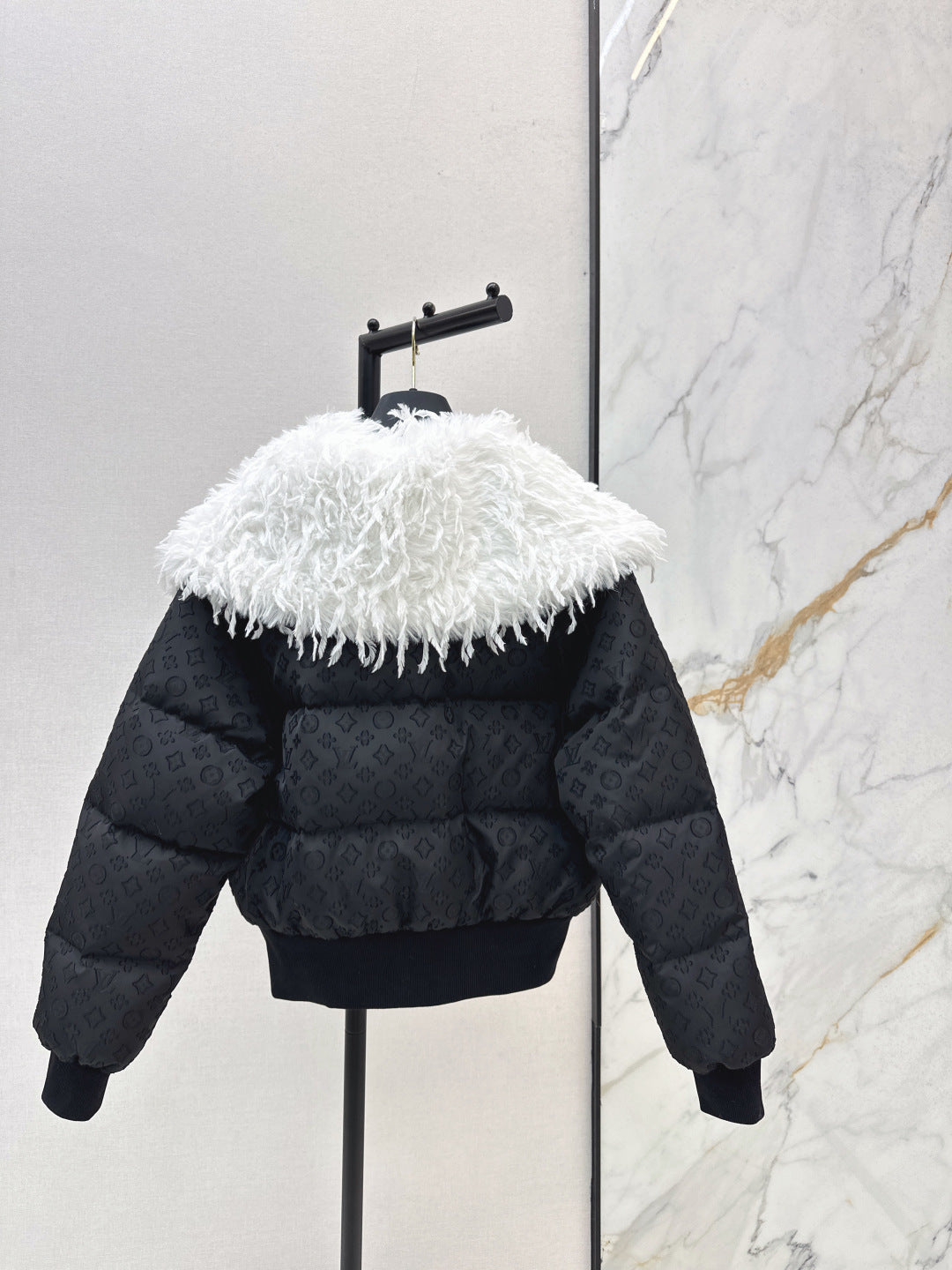 Loui 25fw down jacket