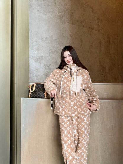 Loui 25fw lamb fleece coat