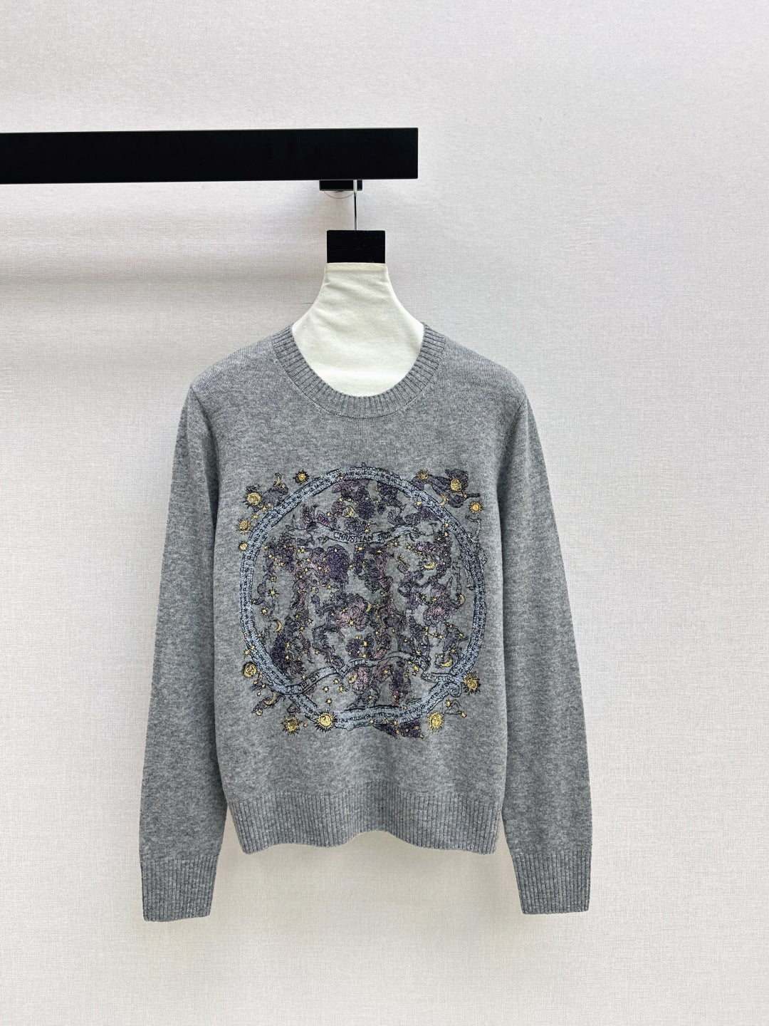 CD 25fw embroidery sweater
