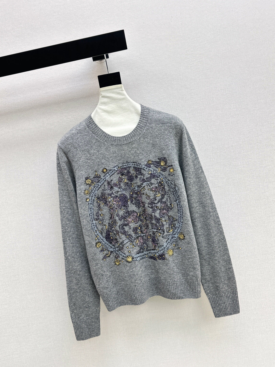 CD 25fw embroidery sweater