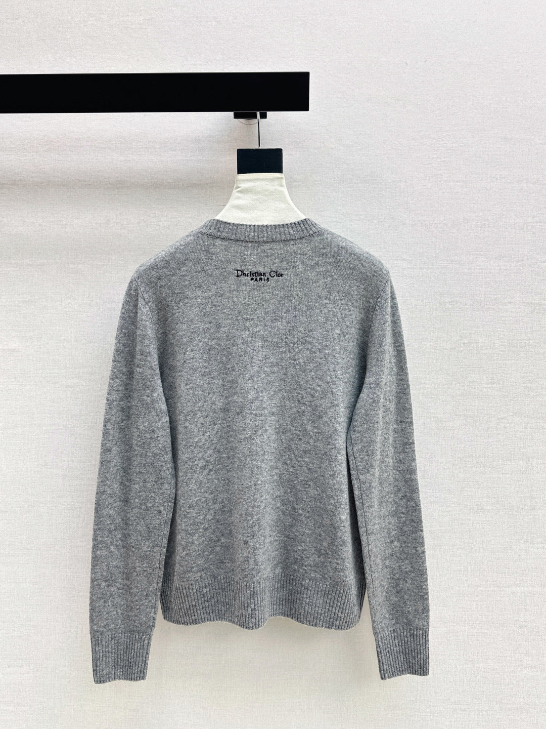 CD 25fw embroidery sweater