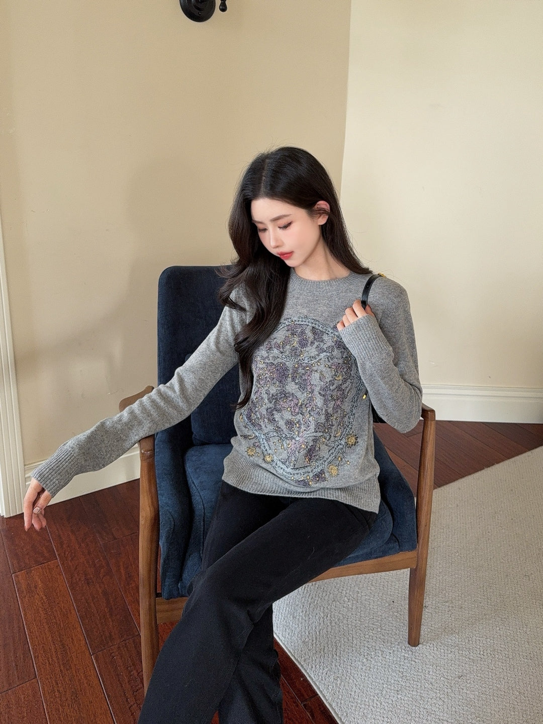 CD 25fw embroidery sweater